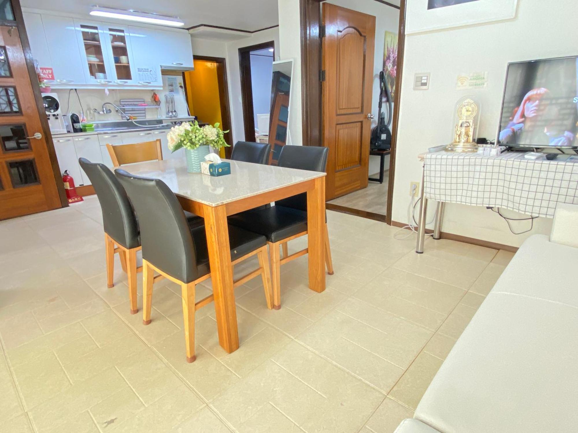 Aroha House For Foreign Guests Only Villa