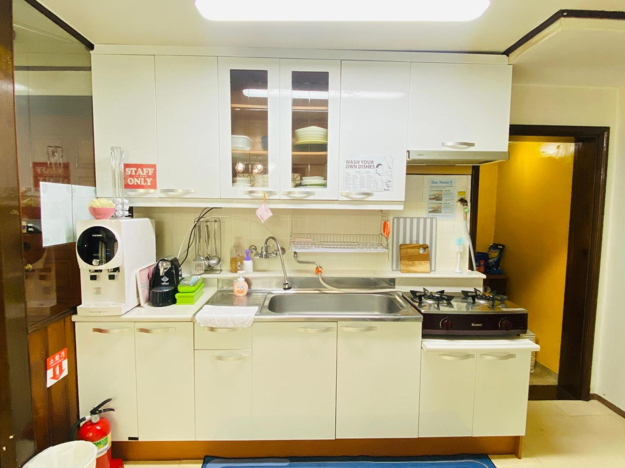 Aroha House For Foreign Guests Only *